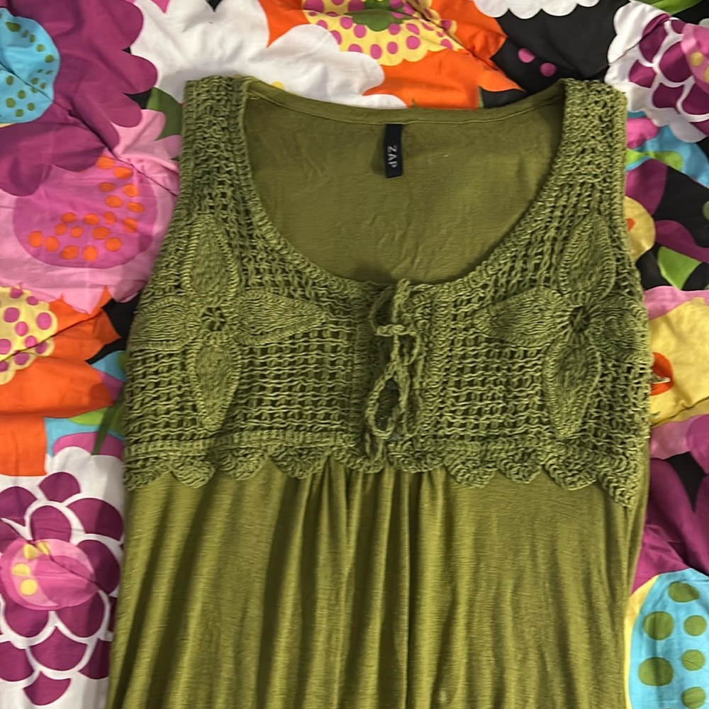 Zap green crochet lightweight top